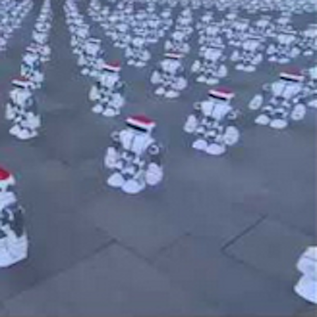 Самое большое количество танцующих роботов.