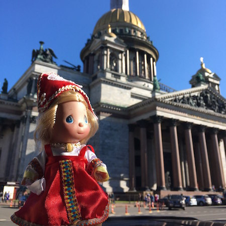 Куклы Precious Moments путешествуют